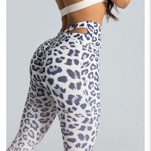 NorieBlanc Leopard Gradient Scrunch Leggings
